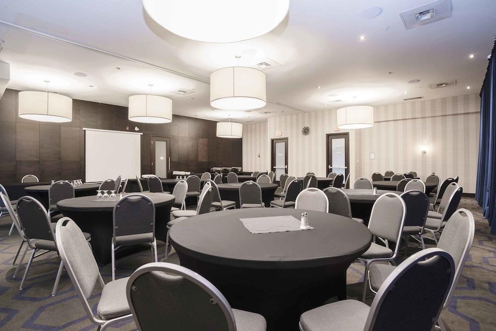 Sandman Signature Prince George Hotel Extérieur photo