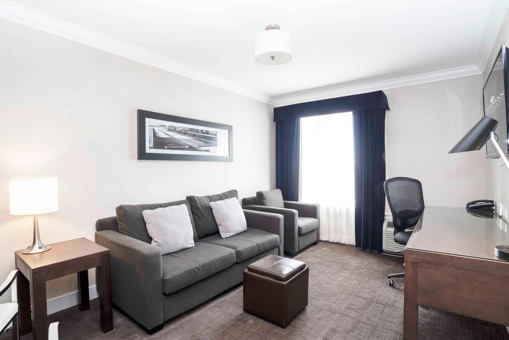 Sandman Signature Prince George Hotel Extérieur photo