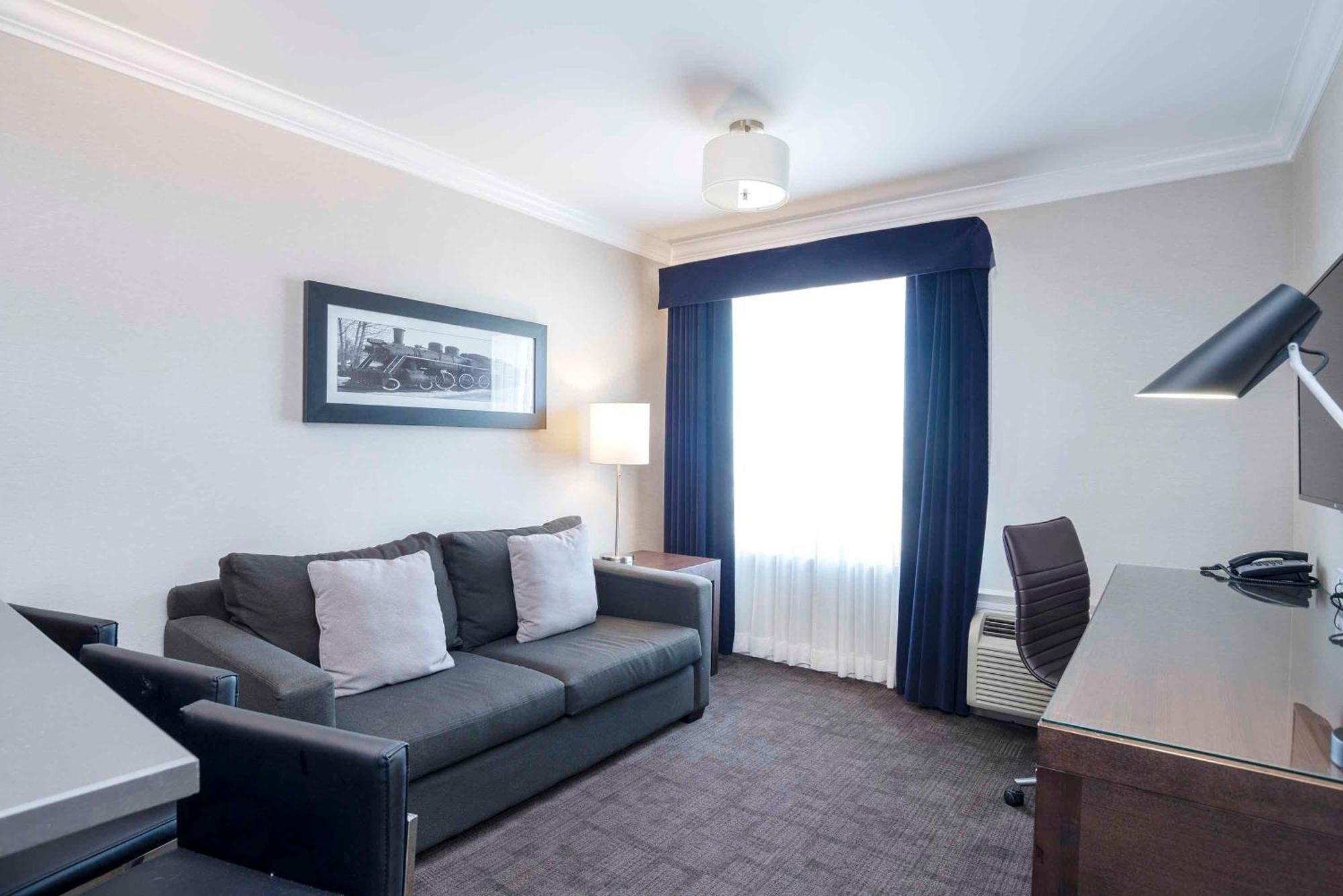 Sandman Signature Prince George Hotel Extérieur photo