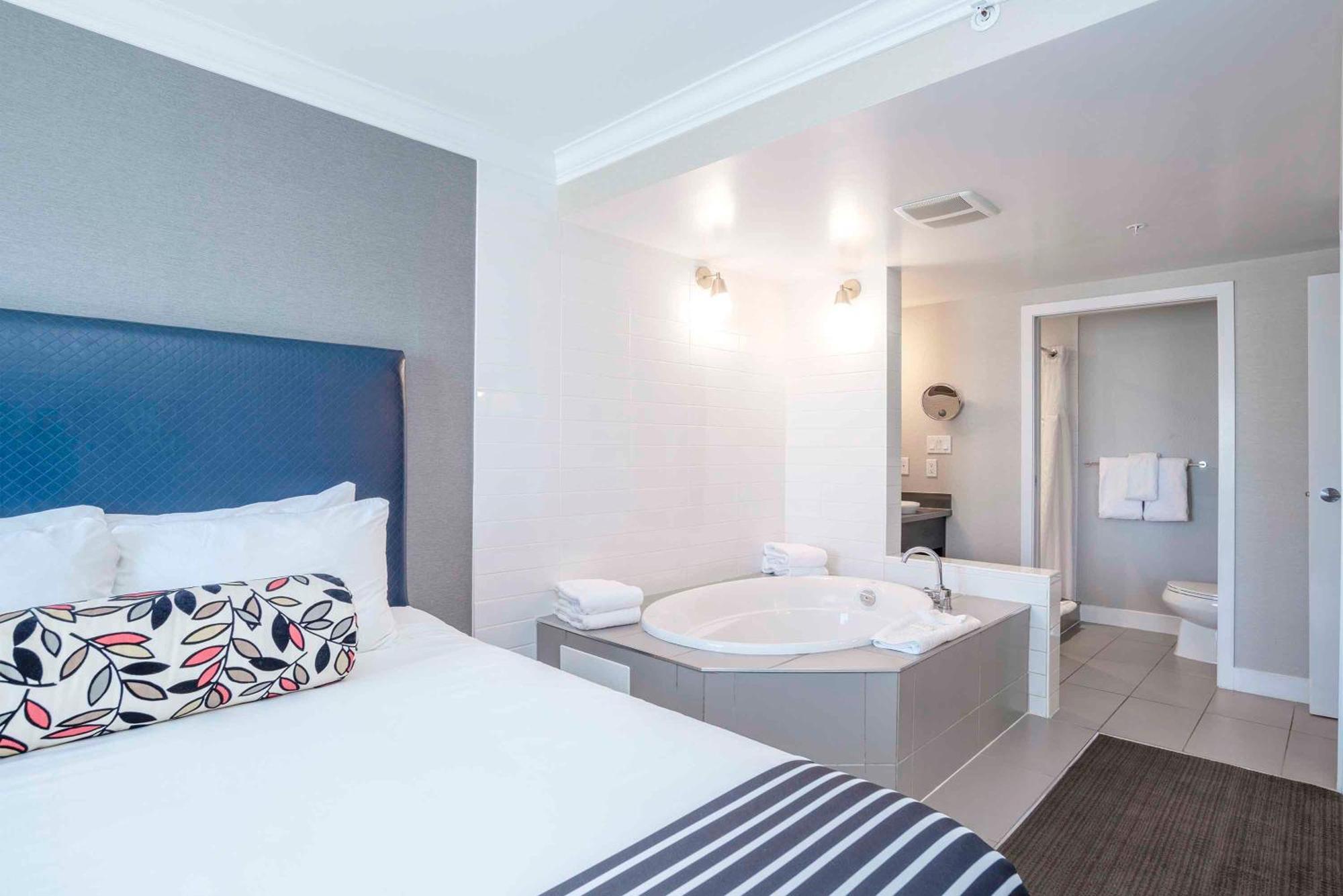 Sandman Signature Prince George Hotel Extérieur photo