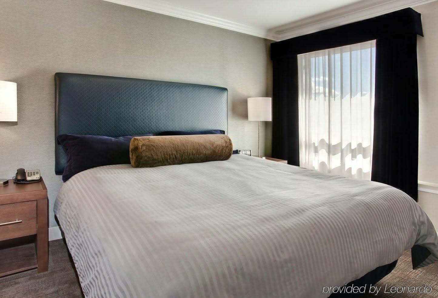 Sandman Signature Prince George Hotel Extérieur photo