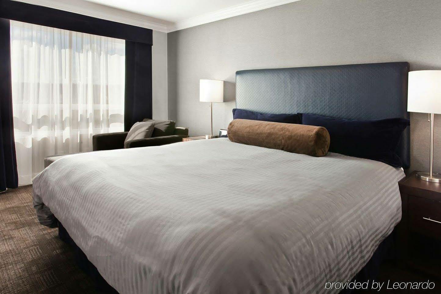 Sandman Signature Prince George Hotel Extérieur photo